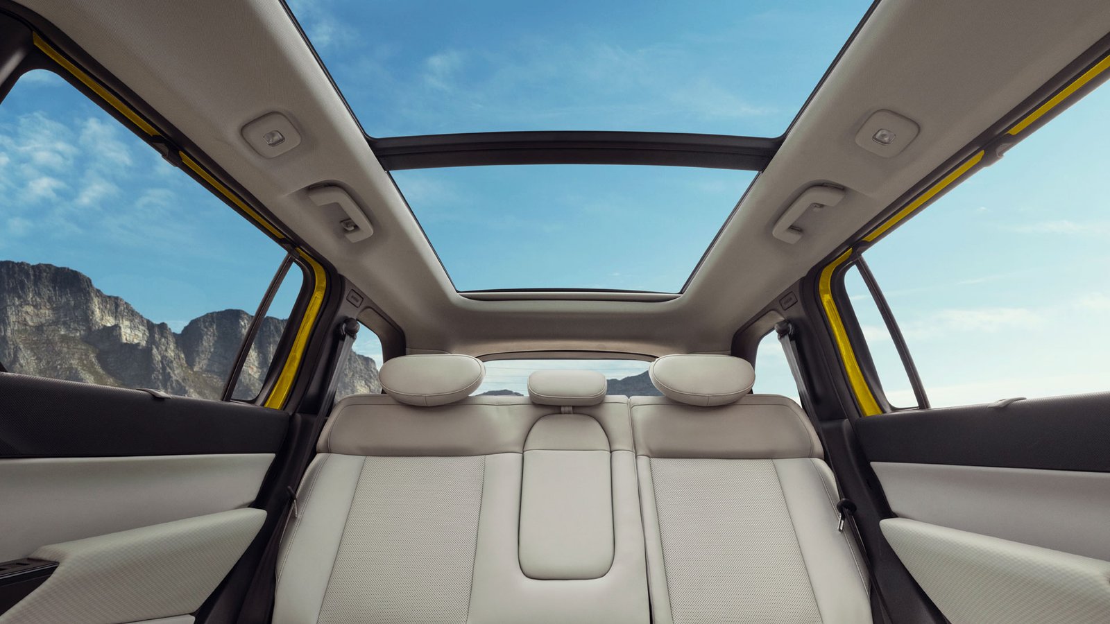 Tata Sierra interior — Panoramic cabin